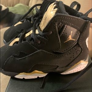 Toddler size 7 Jordan’s True Flight